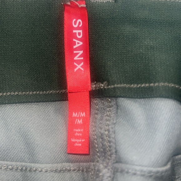 Spanx stretch twill ankle cargo pants - stone wash camo- Brand New With Tags - Picture 13 of 16